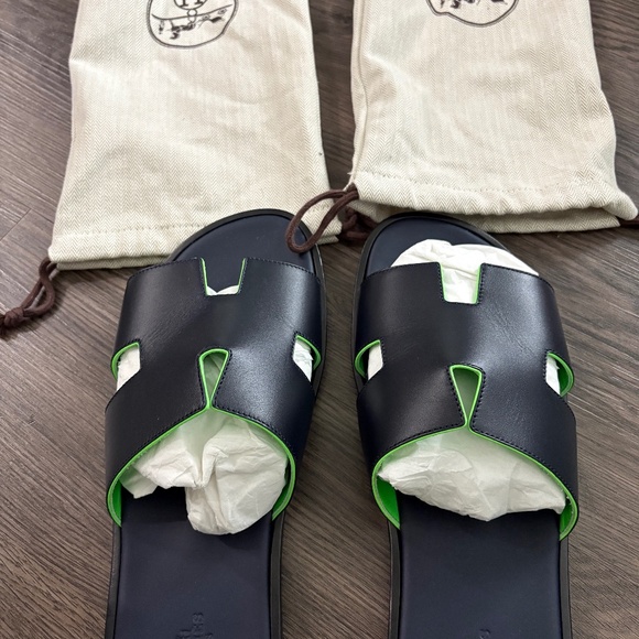 Hermes slippers - Picture 1 of 3